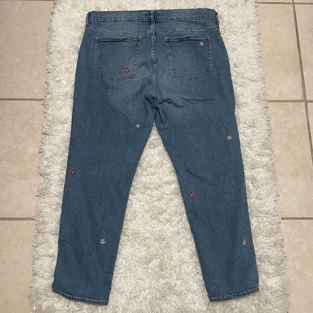 GAP Denim Size 33 Girlfriend Women Embroidered Flower Jeans - Picture 8 of 8